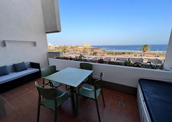 شقة Seafront Medano Marina View *